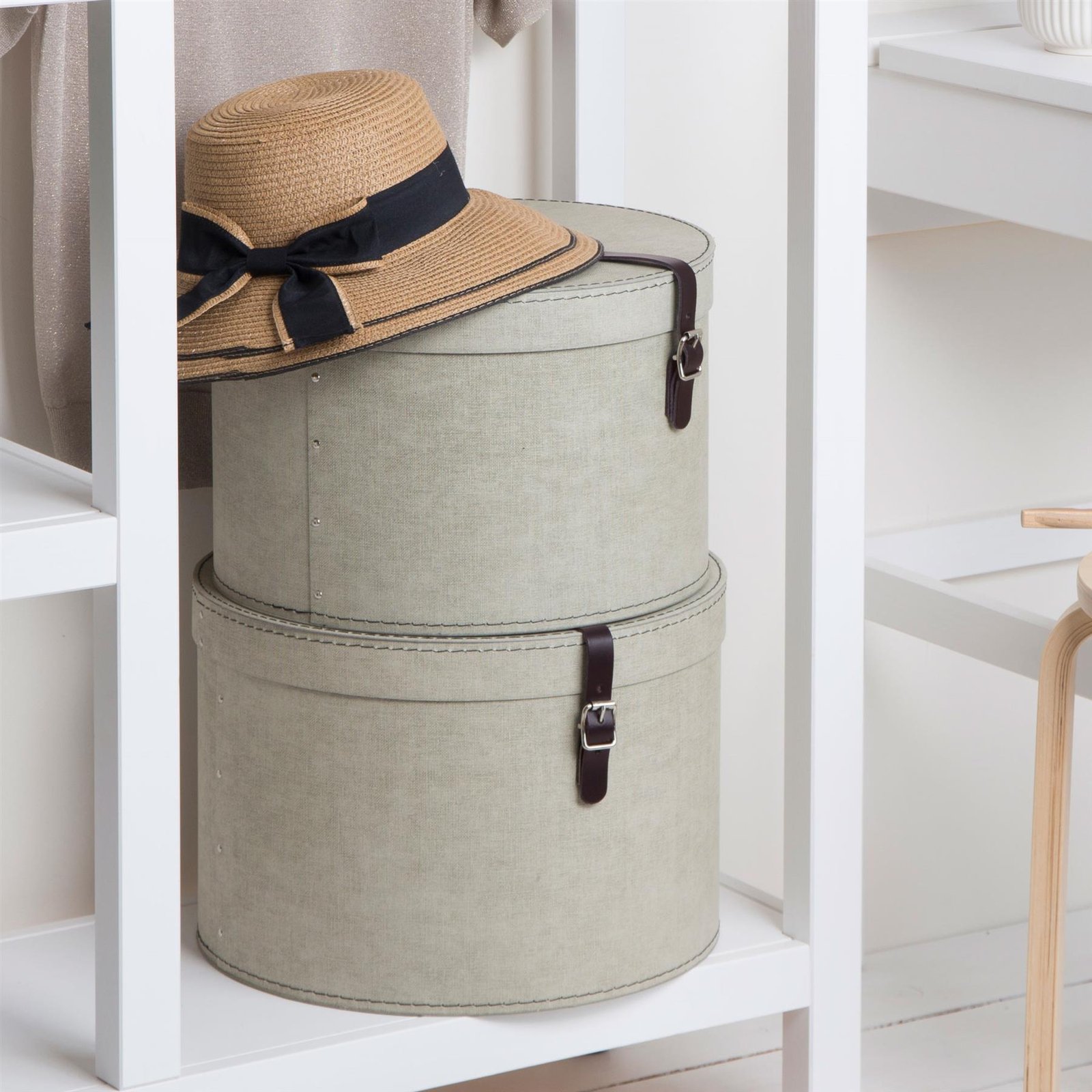 3d00f179-3f22-4e1e-b2d6-4bc18d5467e6.jpg Set Of 2 Hat Boxes With Leather Strap - Rut